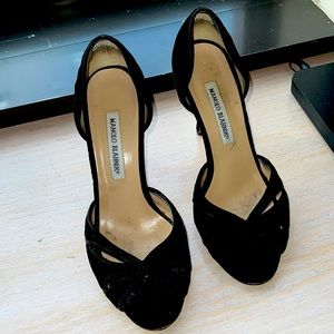 Manolo Blahnik black pumps